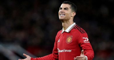 Ronaldo không nhận bồi thường từ Man Utd