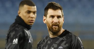 Tuyển thủ Ba Lan thừa nhận kèm Mbappe khó hơn Messi