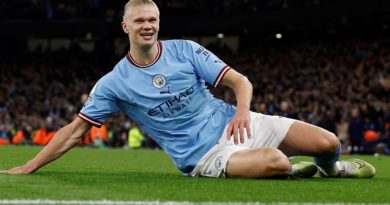 Man City đòi lại ngôi đầu từ tay Arsenal