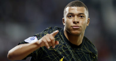 Real bị chê không có tiền mua Mbappe