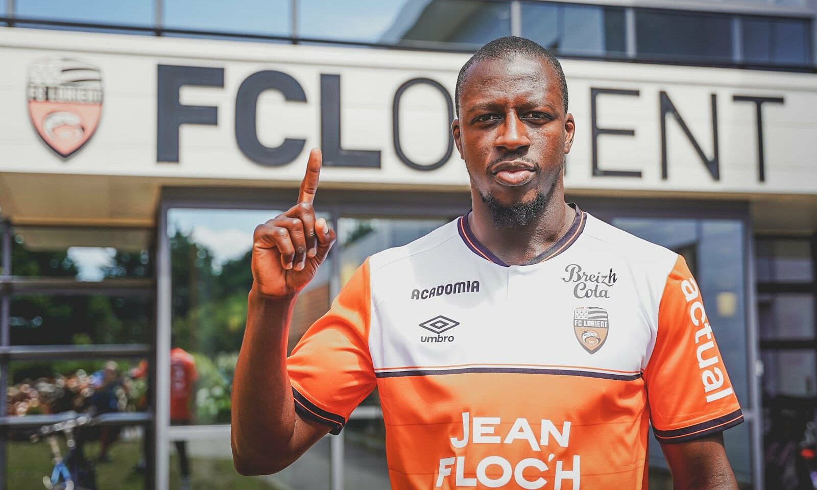 Mendy trở lại Ligue 1 sau khi thoát án hiếp dâm