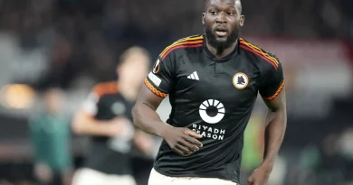 Lukaku giúp Roma nắm lợi thế ở lượt đi Europa League