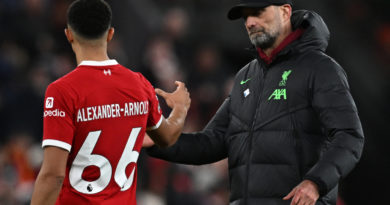 Klopp ủng hộ phát biểu tranh cãi của Alexander-Arnold