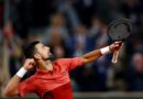 Djokovic thắng nhọc ở vòng đầu Roland Garros