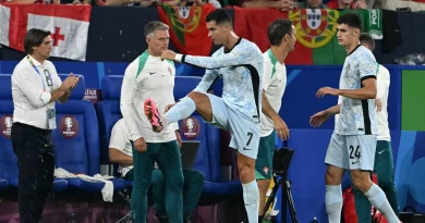 Ronaldo phản ứng trong trận thua của Bồ Đào Nha trước Georgia