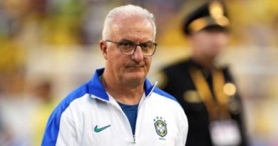 HLV Dorival Junior nhận trách nhiệm khi Brazil gục ngã trước Uruguay