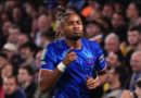 Nkunku lập hat-trick giúp Chelsea có trận thắng dễ trước CLB hạng Tư Barrow