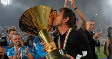 Chủ tịch Napoli xác nhận chia tay HLV Conte