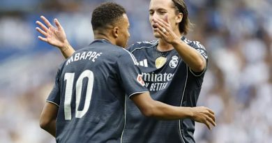 Mbappe tỏa sáng, Real Madrid chiến thắng dù bị đuổi người