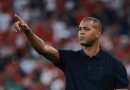 Liên đoàn bóng đá Indonesia sa thải HLV Kluivert